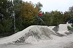 Ein Fahrer an der Mountainbike-Anlage in Eiselfing