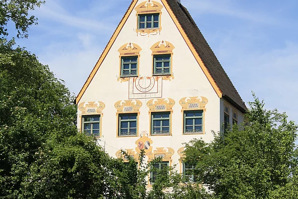 Schloss Weikertsham Blick auf das Schloss in Weikertsham
