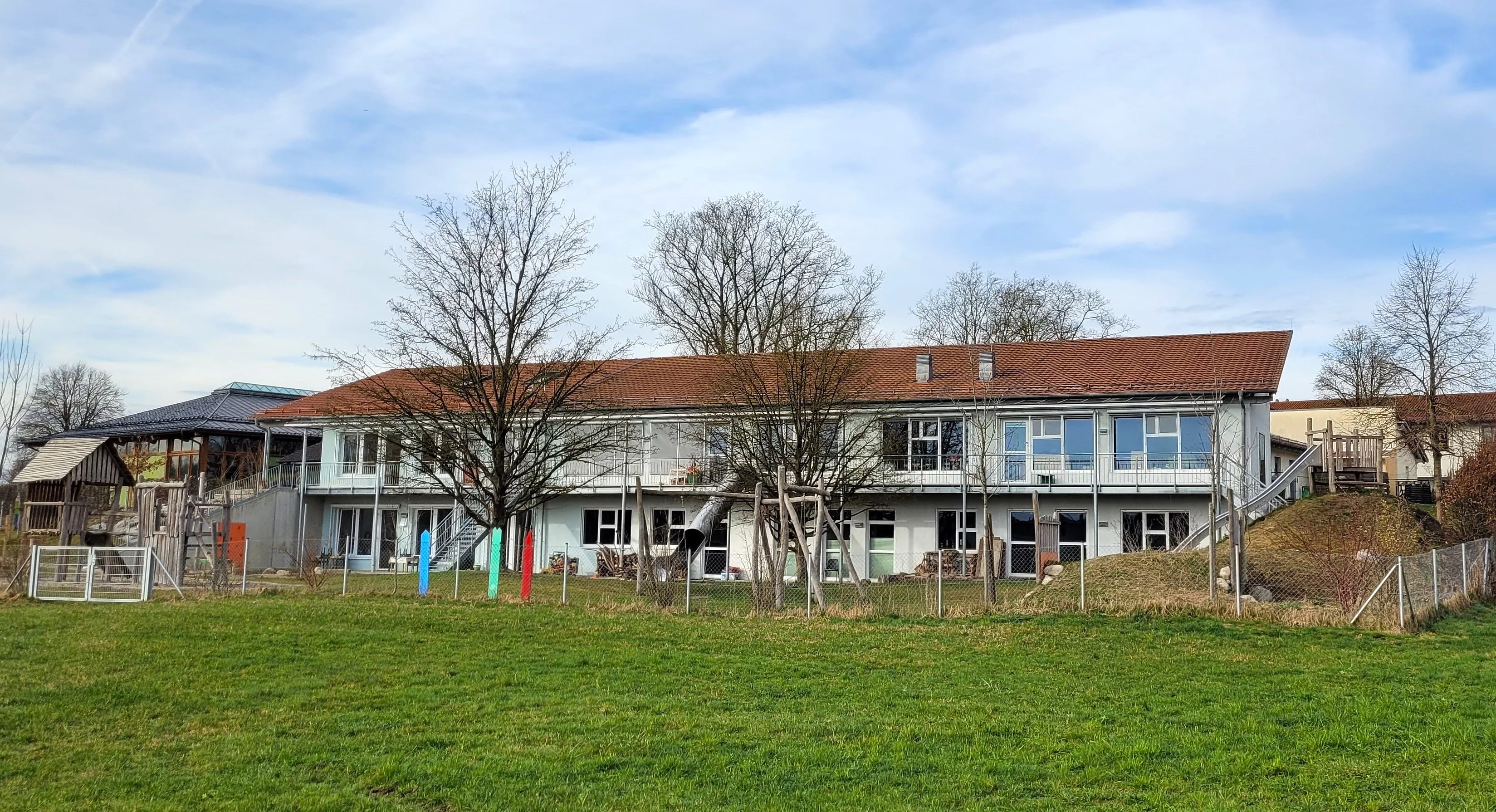 Blick auf das Kinderhaus Sankt Rupert in Eiselfing