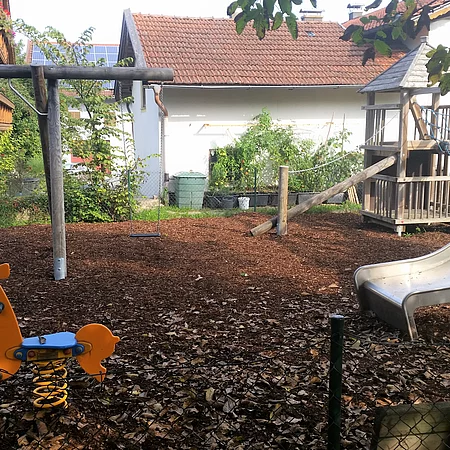 Blick auf den Spielplatz in Kerschdorf