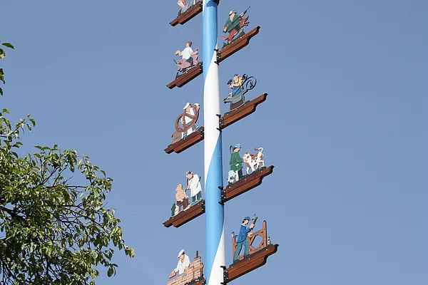 Maibaum in Alteiselfing